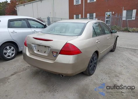 2006 Honda Accord 2.4 Lx z USA, uszkodzony, nr VIN 1HGCM56436A169183